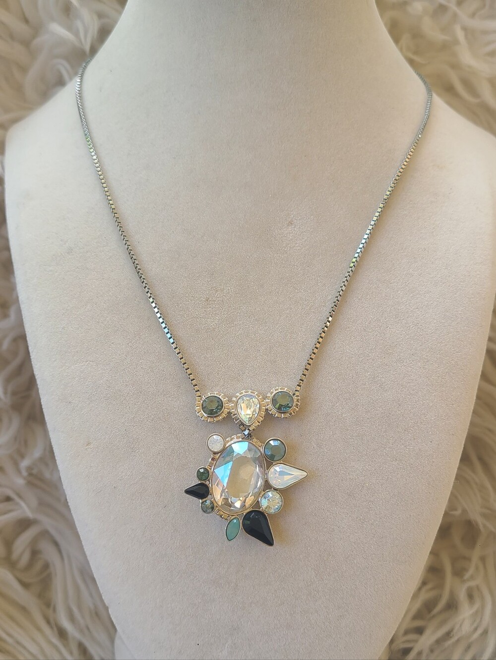 Swarovski Crystal RACHEL Pendant Necklace -1128023- Good Condition